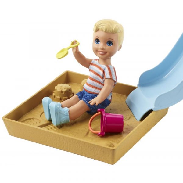 Set de joaca cu carucior Barbie Family Babysitters 